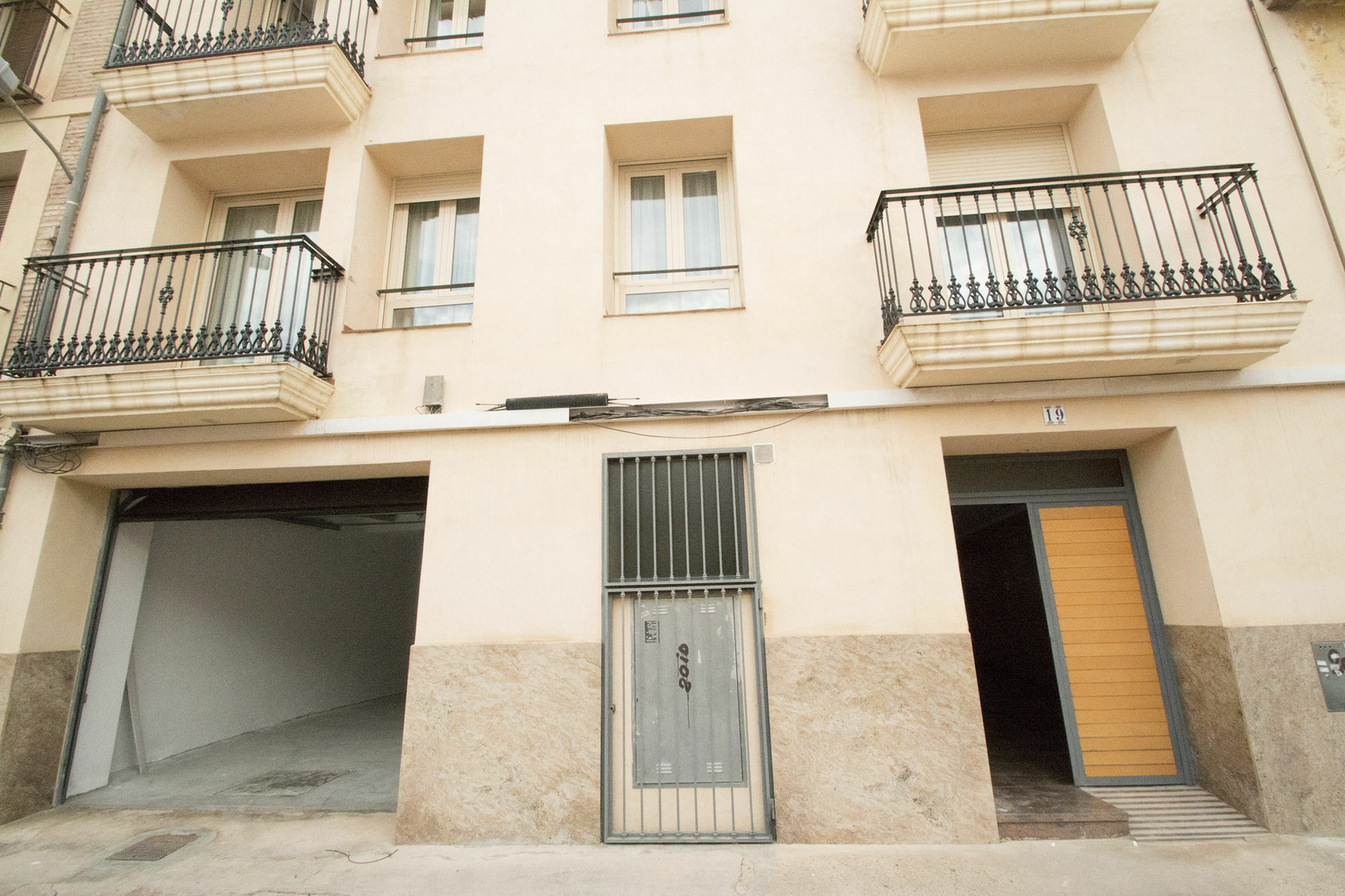 Bet Apartments - Viveros Apartments バレンシア エクステリア 写真